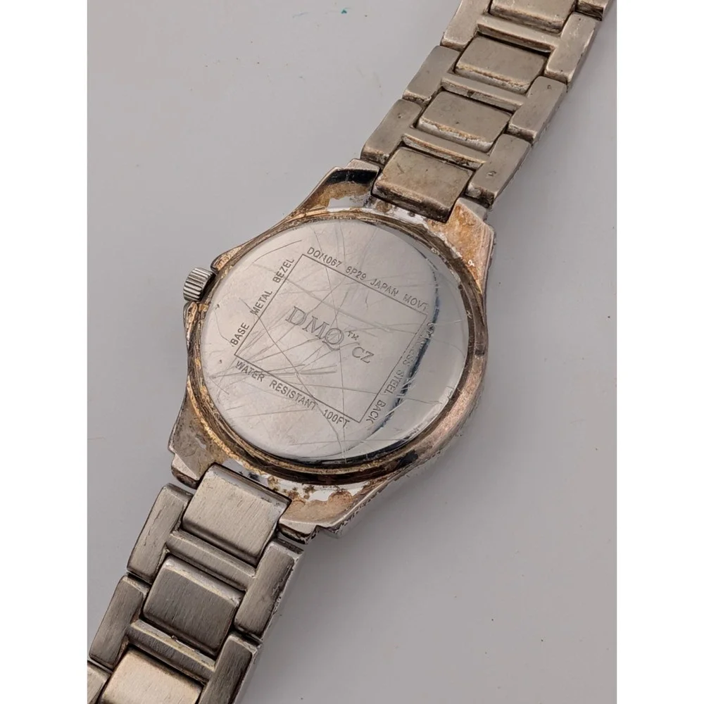 DMQ‎ DQ/1067 Womens Watch 33mm Silver Crystals Bracelet 6.5